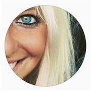 Ragazza con attestato FCE disponibile per migliorare il tuo inglese!